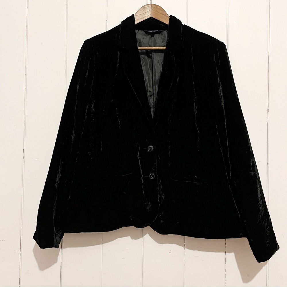 Encore Blazer. Black Velour. Size 16.
